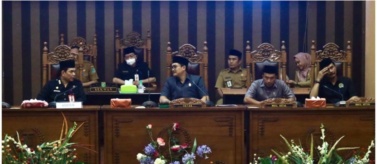 Jawaban Bupati Tentang Dua Raperda di Tanah Bumbu