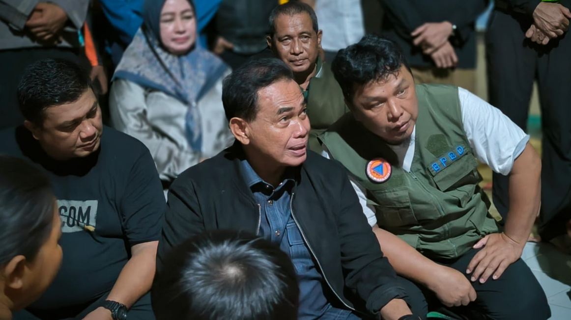 Bupati Tanbu Tinjau Lokasi Penggungsian dan Dapur Umum