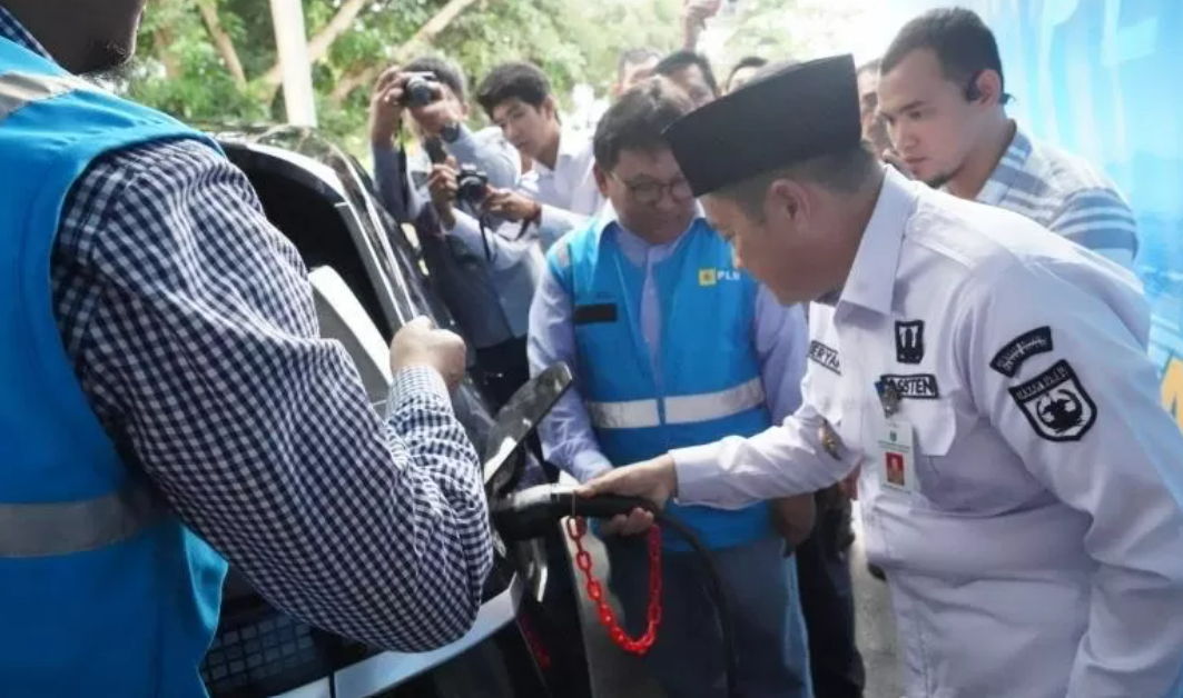 Pemkab Tanbu Resmikan Stasiun Pengisian Kendaraan Listrik Umum Batulicin
