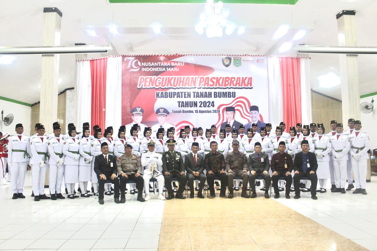 Pemkab Tanbu Kukuhkan Paskibraka Kabupaten Tahun 2024