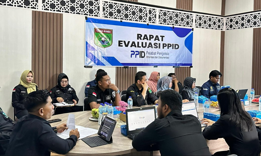 Dinas Kominfosp Tanah Bumbu Gelar Rapat Evaluasi PPID