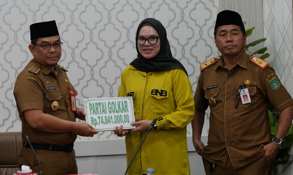 Penandatanganan NPHD Bantuan Keuangan Partai Politik untuk Pilkada 2024 di Tanah Bumbu