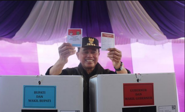 Sambangi TPS 10 Desa Bersujud, Bupati Zairullah Salurkan Hak Pilihnya Pilkada Serentak 2024