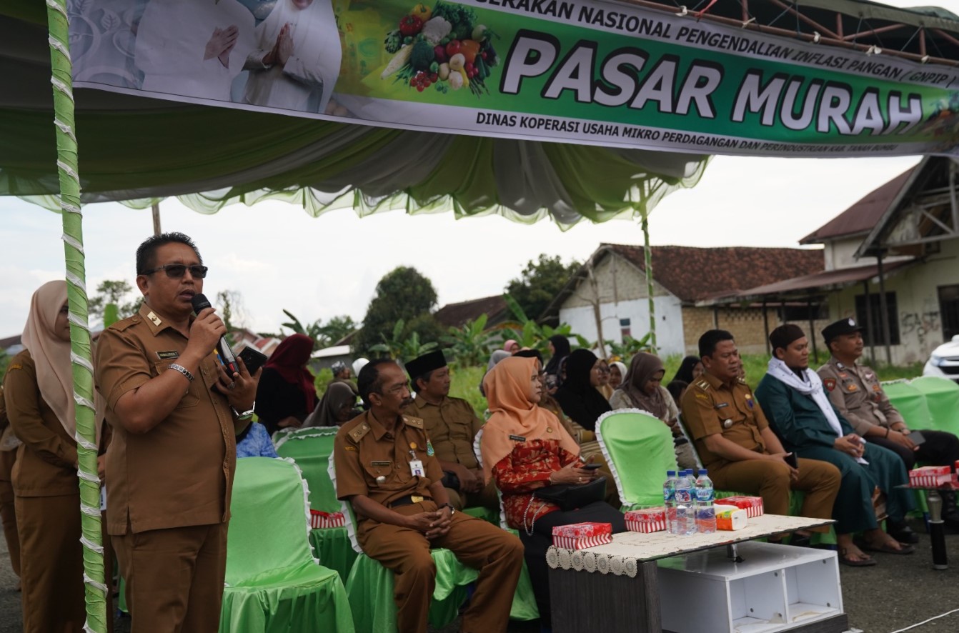Pemkab Tanbu Gelar Pasar Murah: Kendalikan Inflasi Jelang Nataru