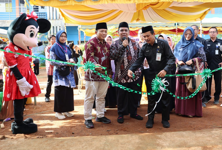 Al-Fath Batulicin Gelar Market Day dan Festival Kreasi Siswa