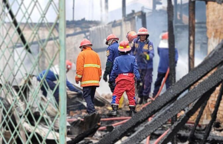 Tim Gabungan Berhasil Padamkan Kebakaran di Desa Sejahtera