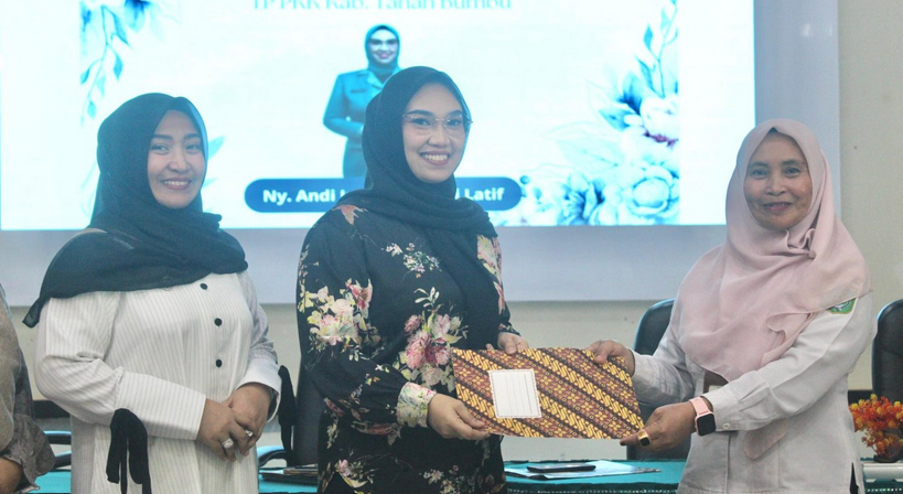 Andi Irmayani Rudi Latif Tegaskan Program PKK Harus Selaras dengan Visi Misi Bupati 2025-2030