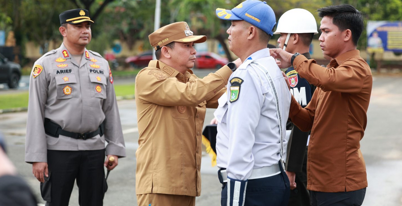 Bupati Tanah Bumbu Pimpin Apel Operasi Ketupat Intan 2025