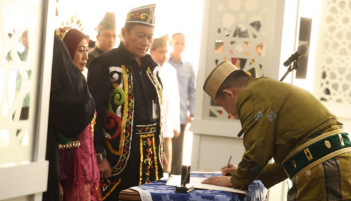 Yulian Herawati Duduki Pj. Sekda Setelah Resmi di Lantik Bupati Andi Rudi Latif