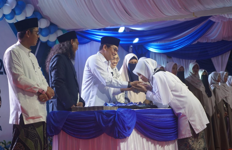 Andi Rudi Latif Menghadiri Acara Pelepasan Santri Pondok Pesantren Salafiyah Al-Istiqomah