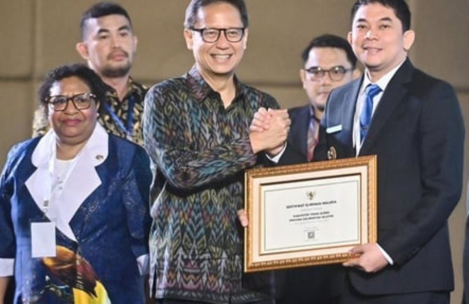 Bupati Andi Rudi Latif Terima Sertifikat Eliminasi Malaria di APLMA ke-9