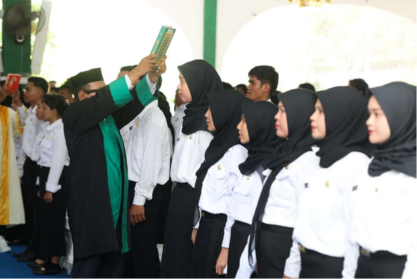 Penyerahan SK dan Pengambilan Sumpah PPPK Tahap II dan PPPK Paruh Waktu Kabupaten Tanah Bumbu