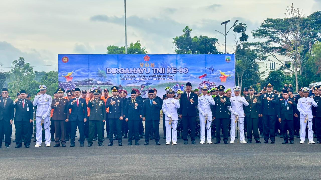 Tekankan Soliditas dan Kewaspadaan Prajurit Pada Peringatan HUT ke-80 TNI di Kotabaru