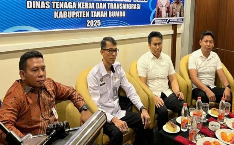 Disnakertrans Gandeng Imigrasi Sosialisasi Pembinaan Ketenagakerjaan TKA