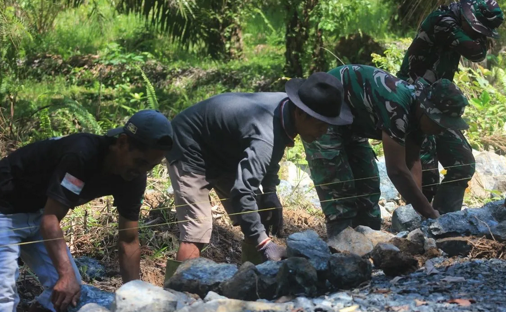 TMMD Kodim Tanah Bumbu Percepat Pembangunan Infrastruktur Desa