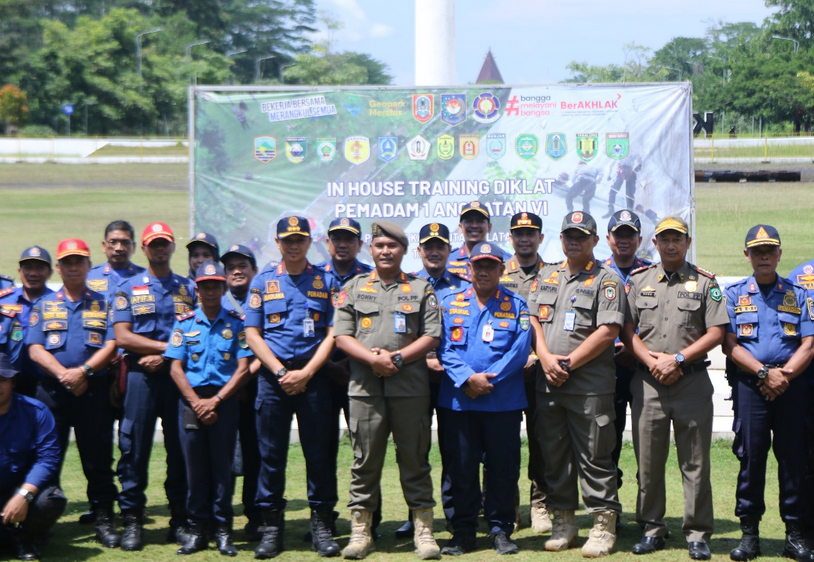 Tanah Bumbu Raih Penghargaan Pada Penutupan Inhouse Training Pemadam I Angkatan VI Kalsel