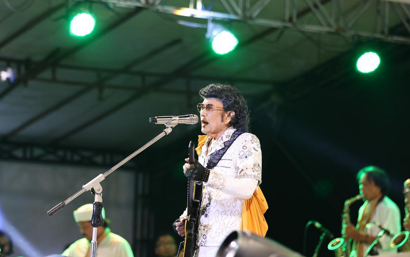 Memukau Penampilan Raja Dangdut Rhoma Irama di Pentas Pesona Budaya Mappanre Ri Tasi’e