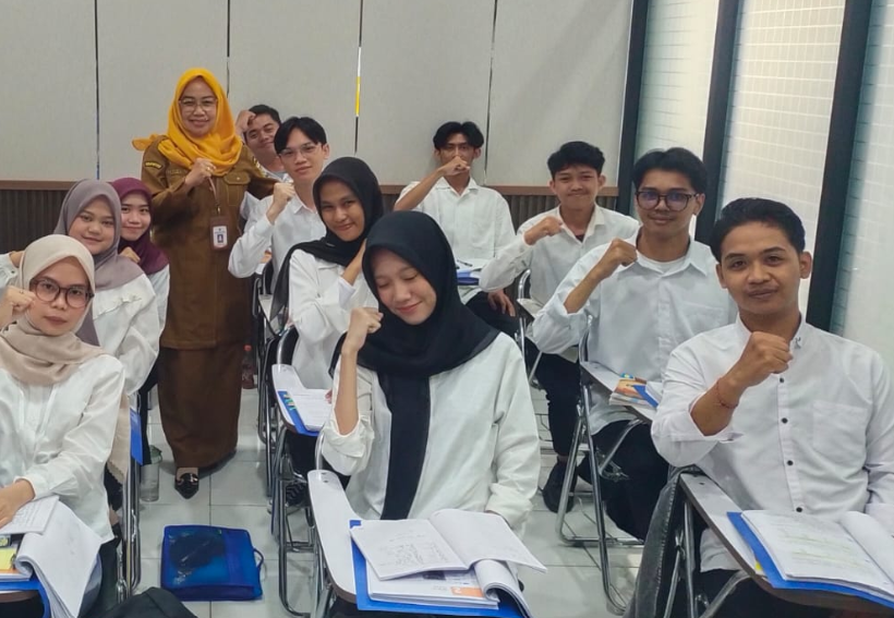 Disnakertrans Tanah Bumbu Gelar Pelatihan Desain Grafis dan Barbershop