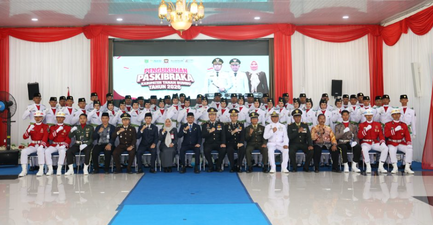 Bupati Tanah Bumbu Kukuhkan Paskibraka Angkatan 23 Tanah Bumbu Tahun 2026